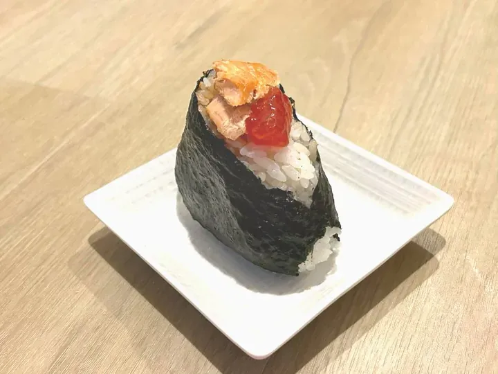 新巻鮭すじこのおむすび
